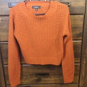 Lulu’s Burnt Orange Cropped Sweater ✨